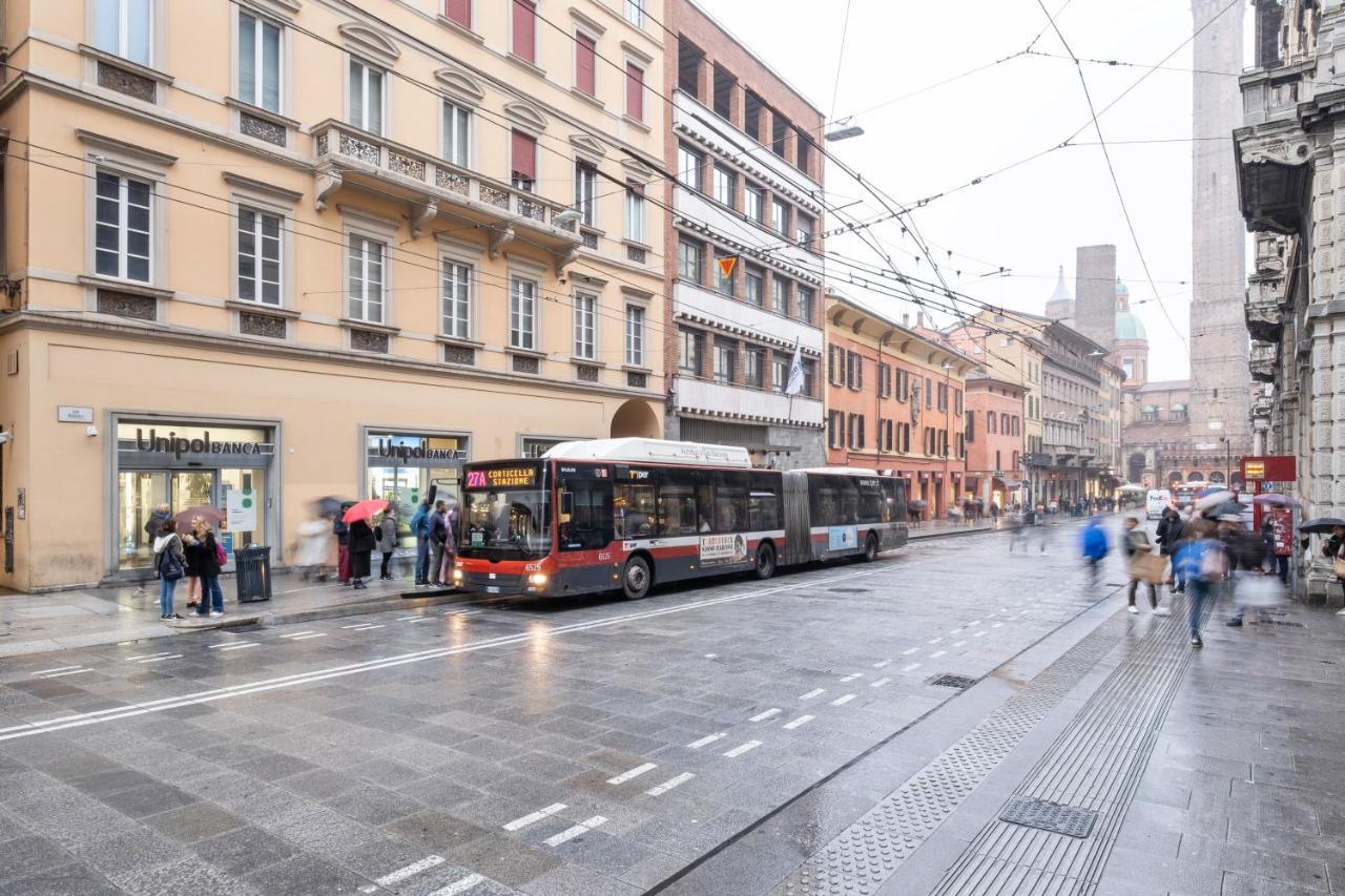 בולוניה Piazza Maggiore White Apartment מראה חיצוני תמונה